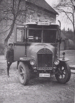 Postbus in Spiesheim um 1930