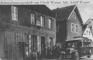 Postbus bei einer der ersten Fahrten in Offenheim im Jahr 1927